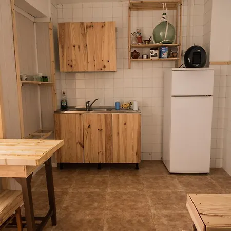 B&b-habitacion Compartida 旅馆 *
